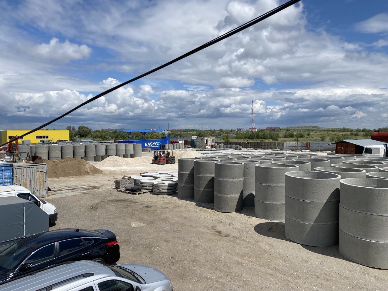 Бетонные кольца на производстве