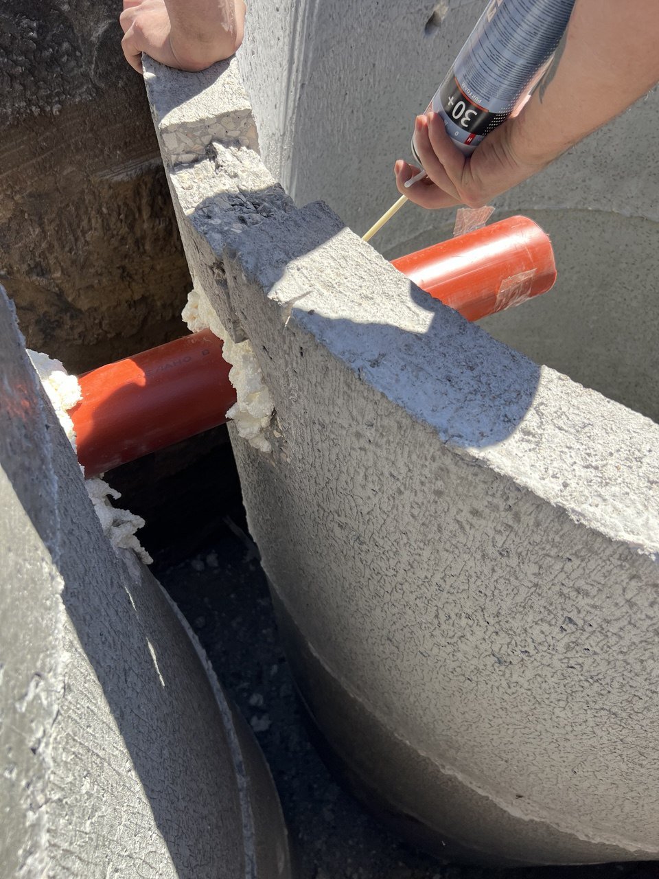 Герметизация ввода трубы в кольцо